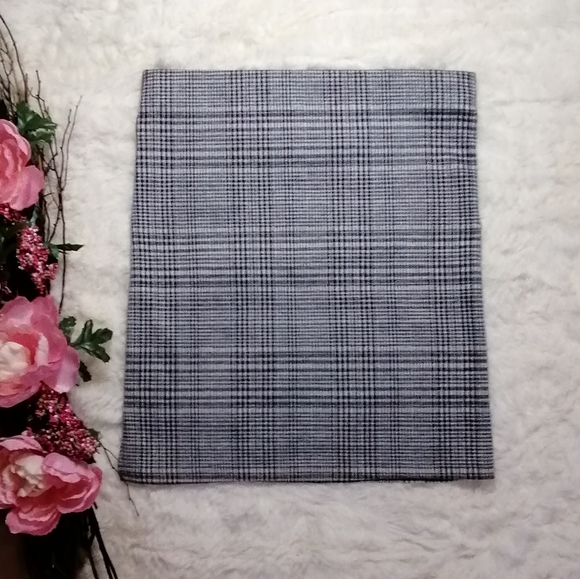 Antistar Soft Plaid Mini Skirt With Thigh Slit - Picture 5 of 7